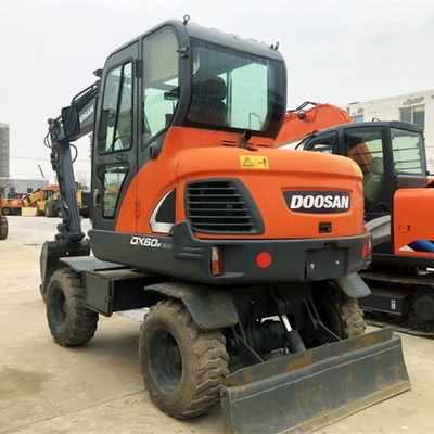 Made in Korea original used doosan dx60w-9 wheeled excavator 6 ton in Shanghai