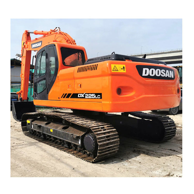 22 Ton Used Doosan DX225 Excavator in South Korea with and Moving Type Crawler Chain
