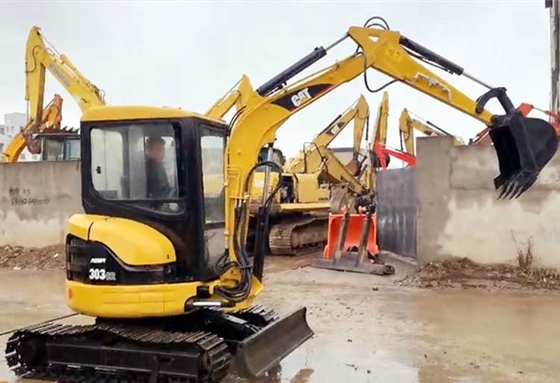 Made in Japan 3 ton mini used caterpillar cat 303C excavator with original parts