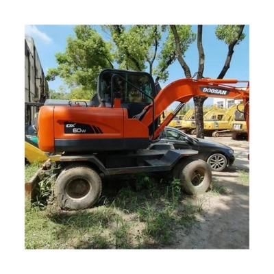 2560 Working Hours Doosan Mini Wheel Digger DX 60W Used 6 Ton Wheel Shovel In Shanghai